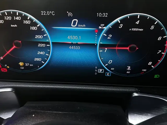 Mercedes-Benz GLB-Class — Фото автомобиля 10