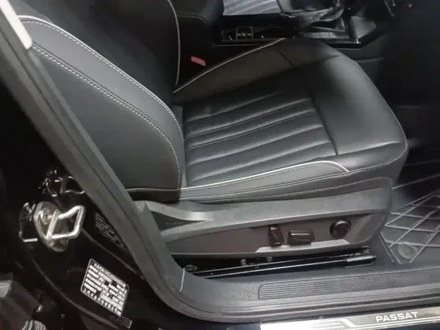 Volkswagen Passat 2023 Facelift 330TSI Starlight Elite Edition — Фото автомобиля 24