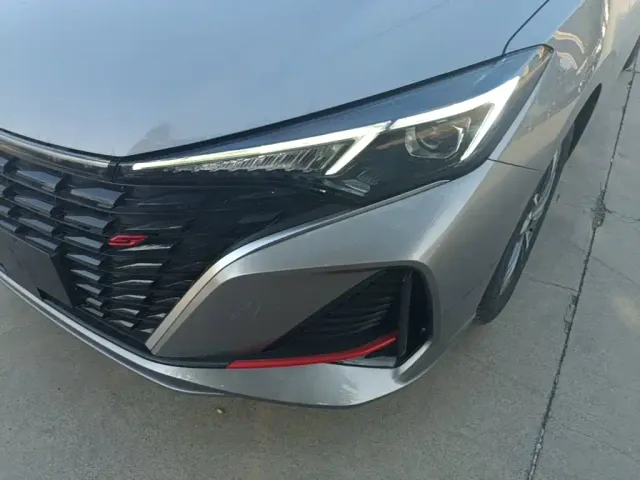 Changan Eado — Фото автомобиля 23