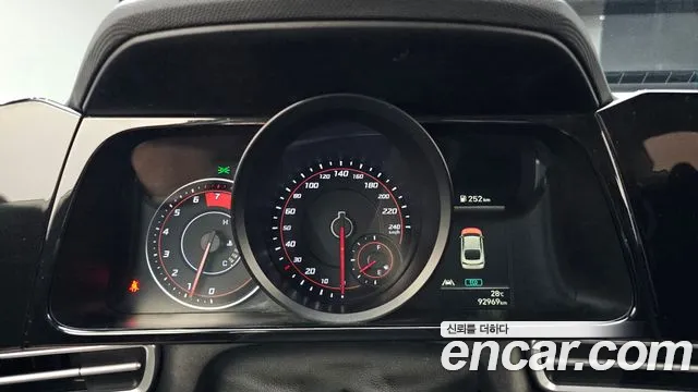 Hyundai Avante CN7 — Фото автомобиля 11