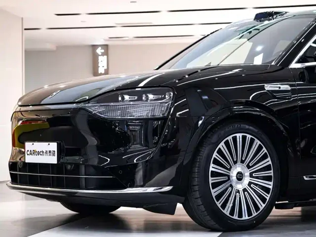 Aito M9 — Фото автомобиля 5