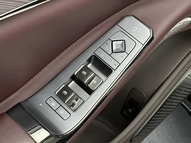 Denza Z9GT — Фото автомобиля 12