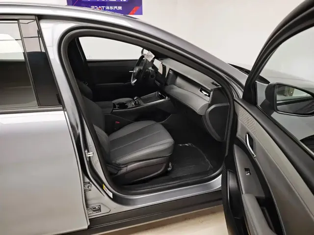 BYD Qin PLUS — Фото автомобиля 10