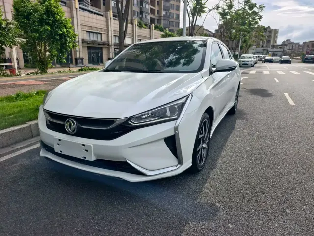 Фотография автомобиля — Dongfeng Yixuan