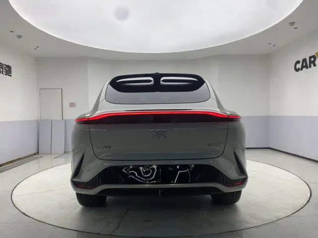 IM Motors LS7 — Фото автомобиля 6