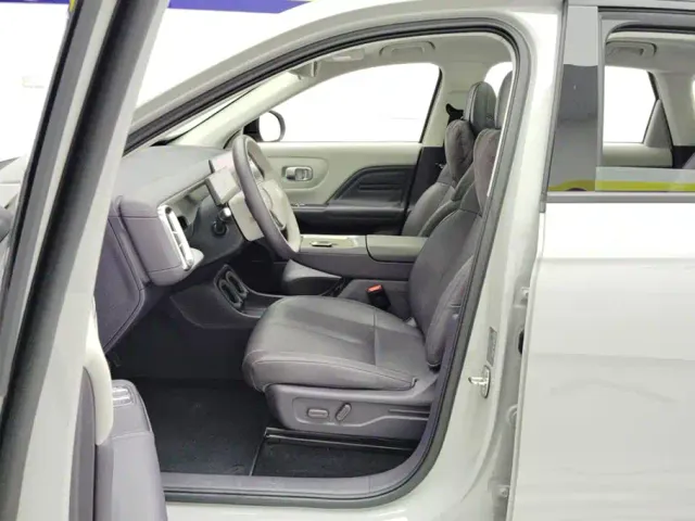 Leapmotor B10 — Фото автомобиля 9