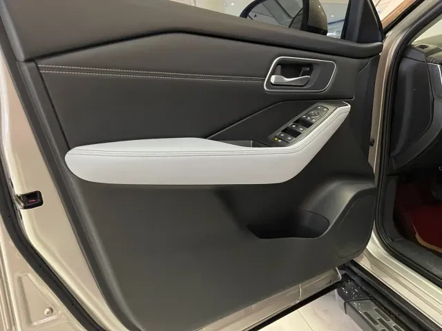 Nissan X-Trail — Фото автомобиля 5