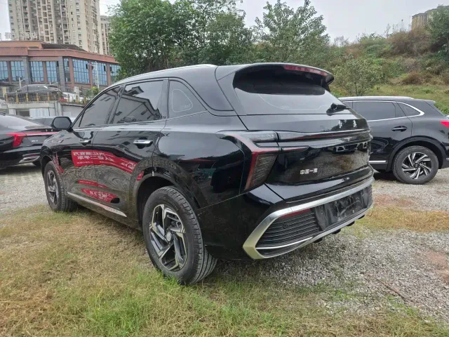 Hongqi HS3 — Фото автомобиля 6