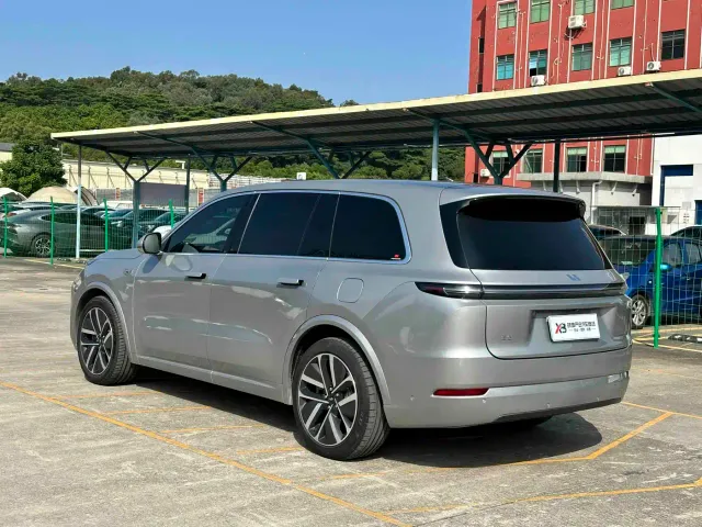 Li Auto L9 — Фото автомобиля 6