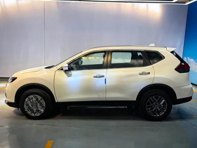 Nissan X-Trail — Фото автомобиля 9