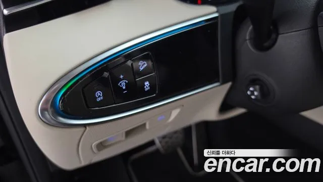 Genesis GV70 — Фото автомобиля 27