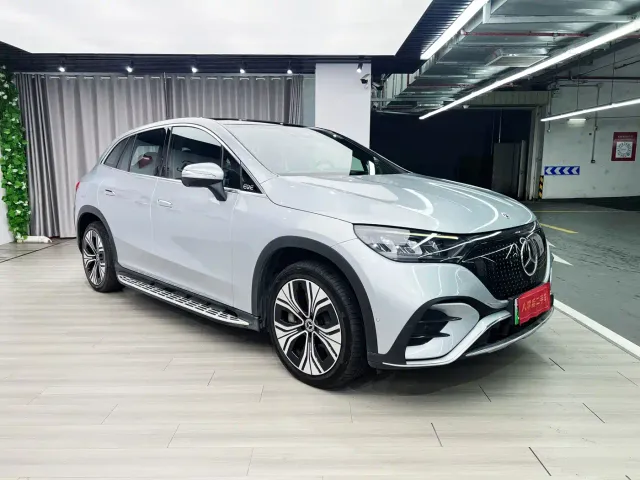Mercedes-Benz EQE SUV — Фото автомобиля 3