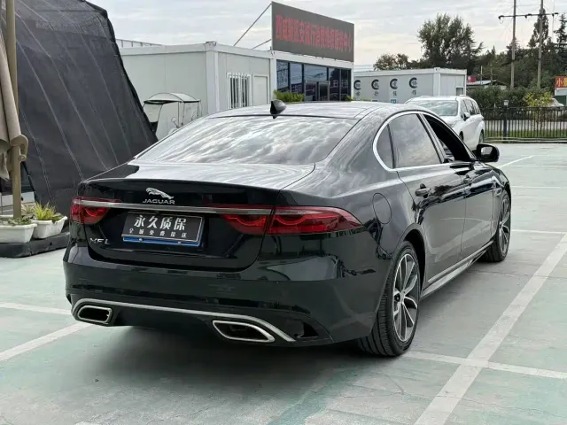 Jaguar XFL — Фото автомобиля 9