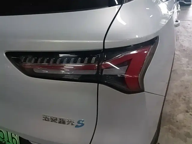 Wuling Starlight S — Фото автомобиля 7