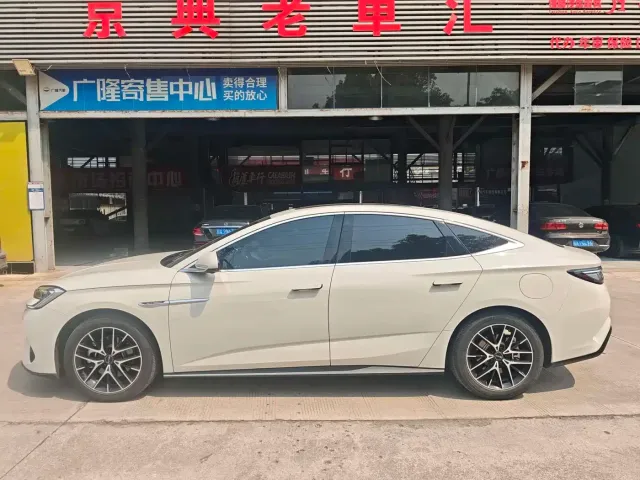 BYD Seal 07 DM-i — Фото автомобиля 4