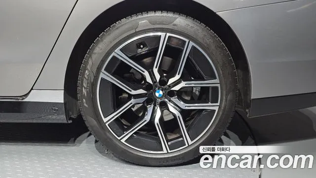 BMW 7 Series G70 — Фото автомобиля 6