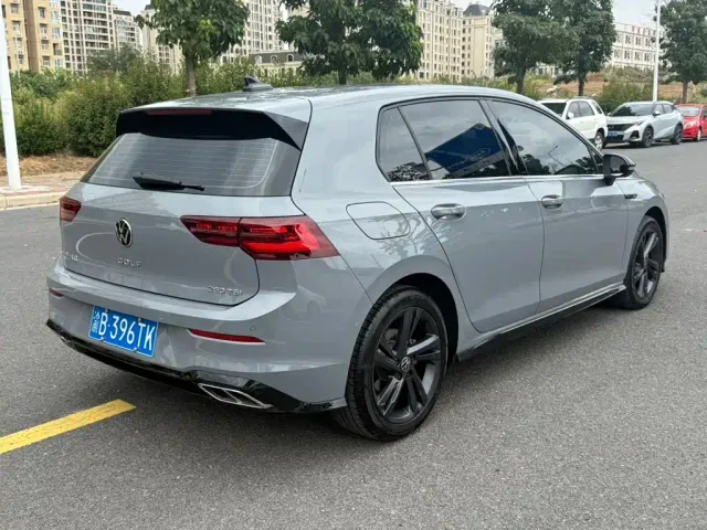 Volkswagen Golf — Фото автомобиля 15