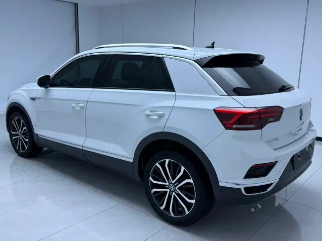 Volkswagen T-Roc — Фото автомобиля 6