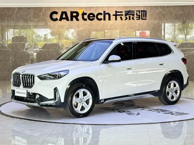 Фотография автомобиля — BMW X1