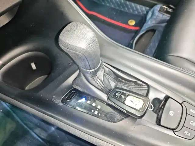 Toyota Toyota C-HR 2021 2.0L Comfort Edition — Фото автомобиля 13