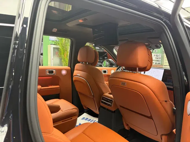 Li Auto L9 — Фото автомобиля 10
