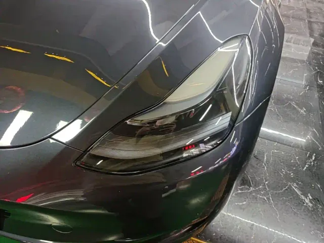 Tesla Model Y — Фото автомобиля 23