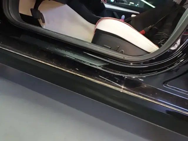 Tesla Model 3 — Фото автомобиля 21