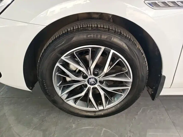 BYD Qin PLUS — Фото автомобиля 22