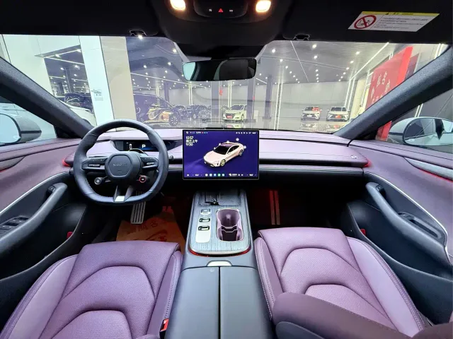 Xiaomi SU7 — Фото автомобиля 12