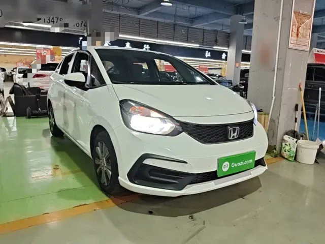 Honda Fit — Фото автомобиля 3