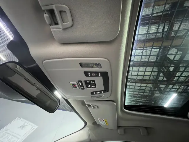 Toyota Granvia — Фото автомобиля 13