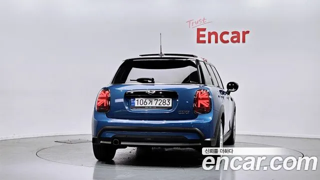 Mini Cooper Cooper 5 дверей Classic Plus — Фото автомобиля 3