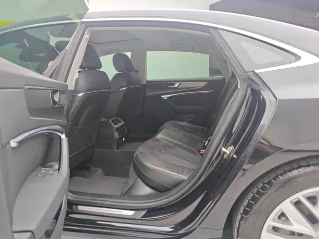 Audi A7L — Фото автомобиля 11