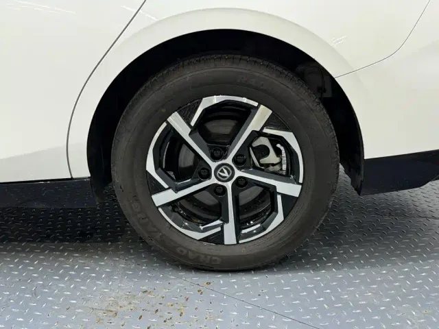 Changan Eado — Фото автомобиля 8
