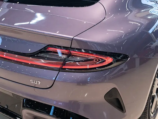 Xiaomi SU7 — Фото автомобиля 20
