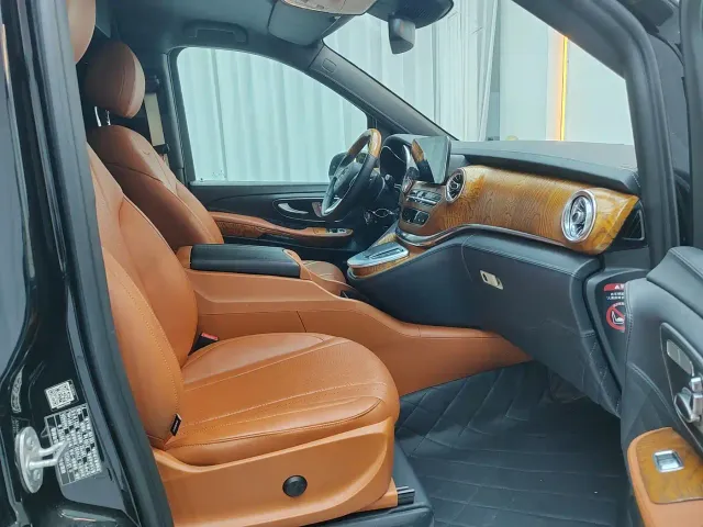 Mercedes-Benz V-Class — Фото автомобиля 15