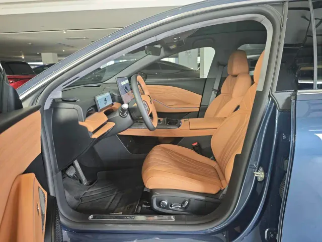 Geely Galaxy Xingyao 8 — Фото автомобиля 4