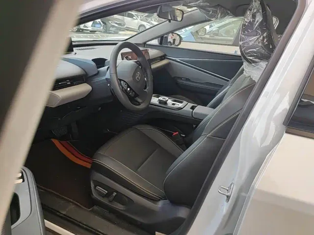 Toyota bZ5 — Фото автомобиля 14