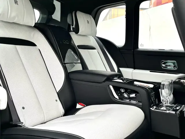 Rolls-Royce Cullinan — Фото автомобиля 23