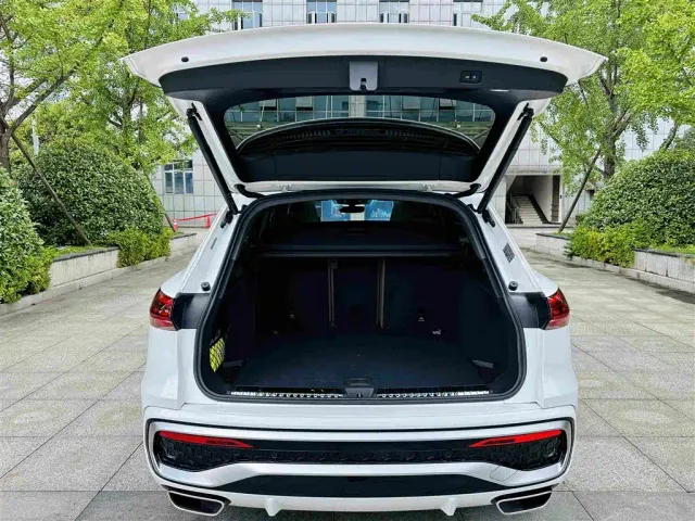 Audi Q5L — Фото автомобиля 10
