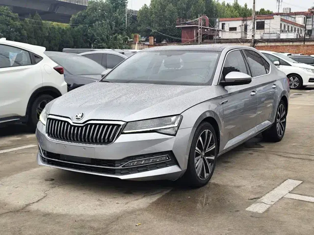 Фотография автомобиля — Skoda Superb