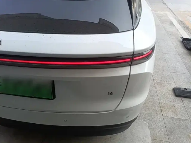Li Auto Li Auto i6 2025 2WD Base Model — Фото автомобиля 7