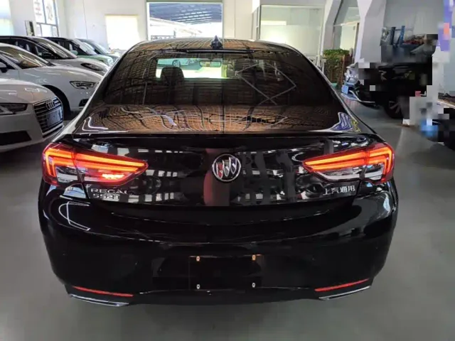 Buick Regal — Фото автомобиля 5