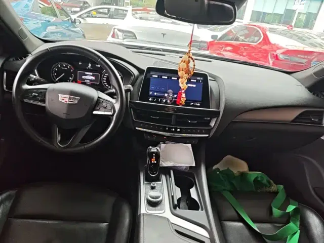 Cadillac CT5 — Фото автомобиля 9
