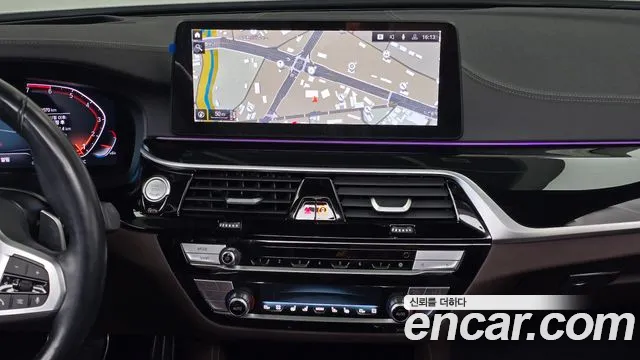 BMW 5 Series G30 — Фото автомобиля 18