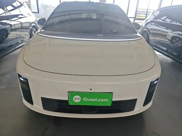 Li Auto Li Auto i6 2025 2WD Base Model — Фото автомобиля 2