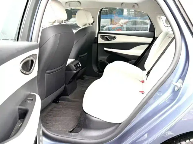 BYD Seal 05 DM-i — Фото автомобиля 5