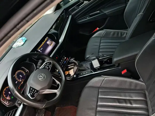 Volkswagen Passat — Фото автомобиля 6