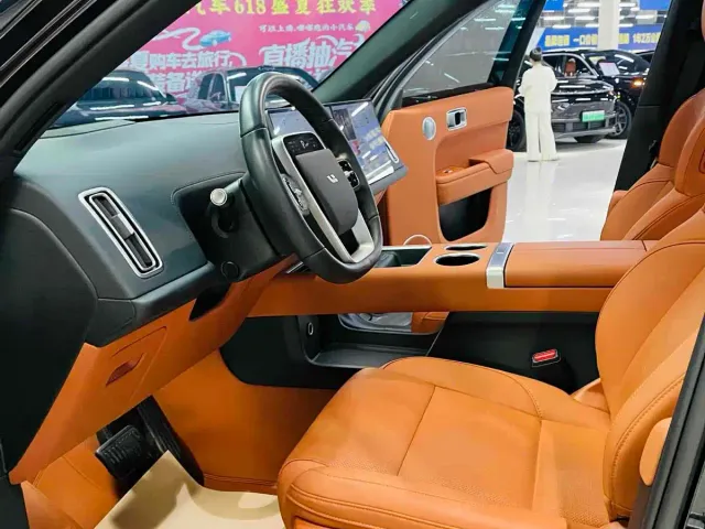 Li Auto L7 — Фото автомобиля 12