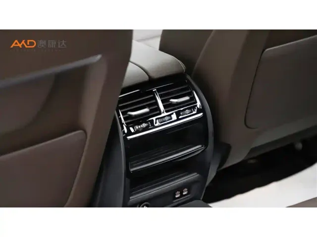 BMW 5 Series — Фото автомобиля 9